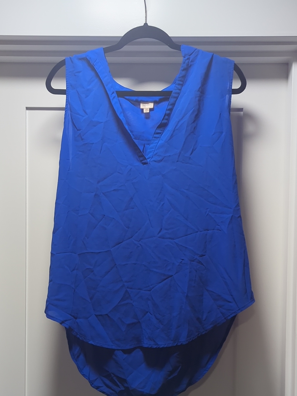 Sleeveless V-Neck Tank Top in Royal Blue